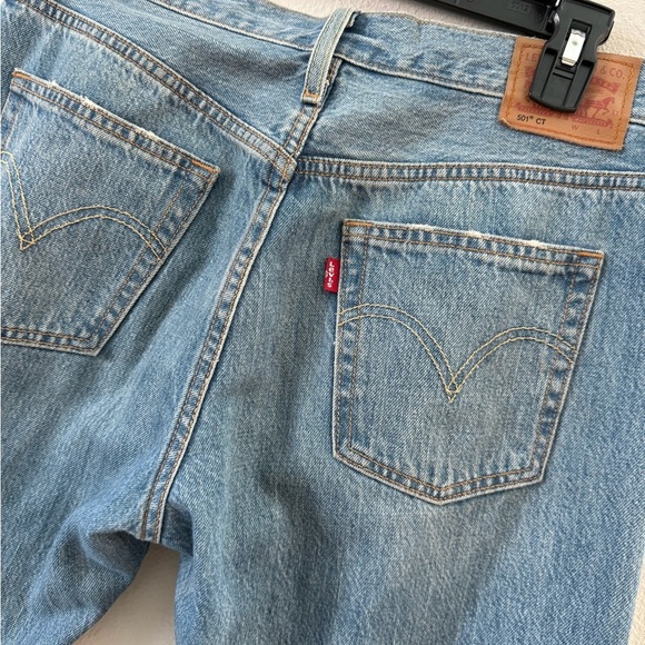 Levi's 501 Light Blue Denim Jeans with Tan Label - Picture 4 of 7